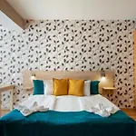 Star Apartments